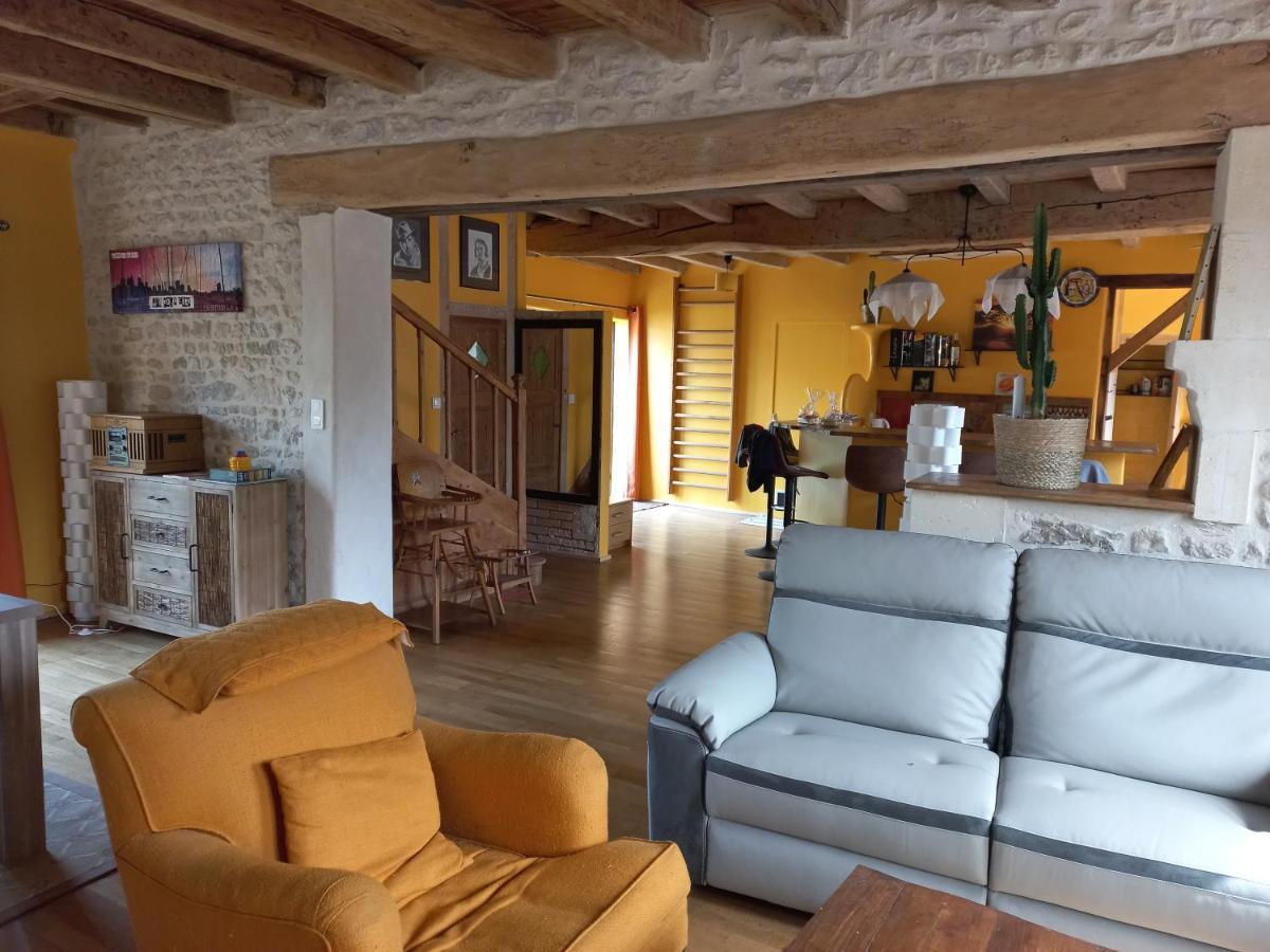 Le Moulin D'Errol Villa Saint-Jean-dʼAngély Eksteriør billede